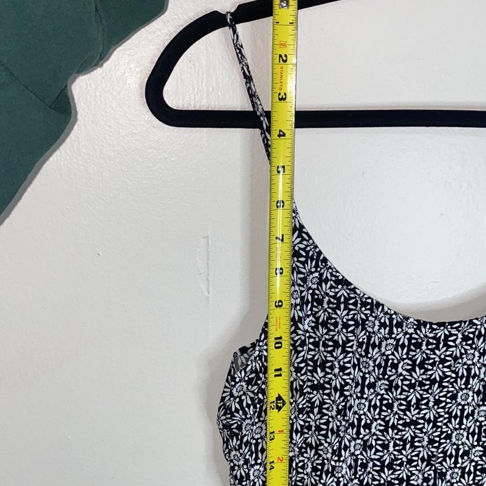 🪼Adorable black and white flower pattered sundress! - Picture 3 of 8